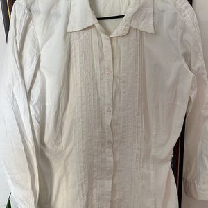 Detailed white shirt