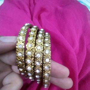 Women Golden Metal Stone Studd 4 Bangles