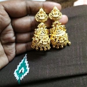 Jhumkas