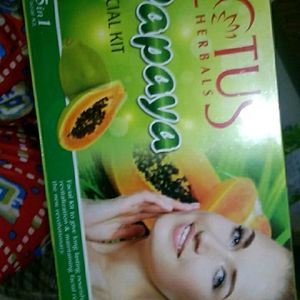 Lotus Papaya Facial Kit