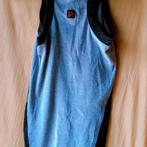 Sleeveless T-shirt (Vest)