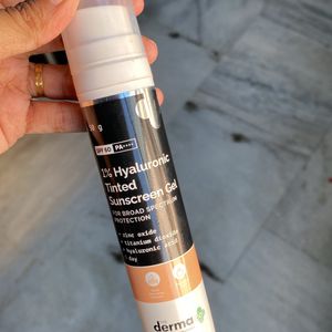 Derma Co Tinted sunscreen