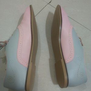 AJIO FLAT SHOES