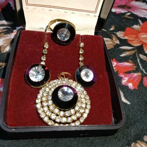 Locket set with ring