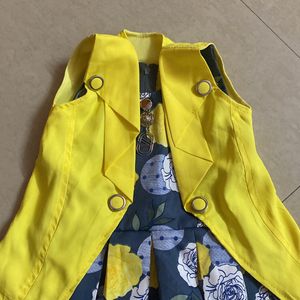 Sleeveless Frock With Yellow Coat