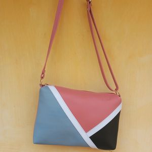 WOMEN TRANDING HANDBAGS