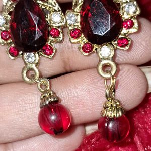 Maroon Kundan And Stone Necklace