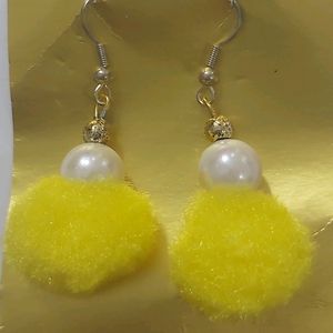 Yellow lightweight earrings Brand New 💛