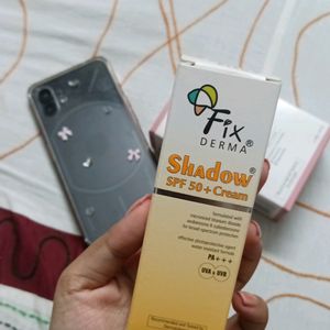 Fix derma Shadow Spf 50+ Sunscreen