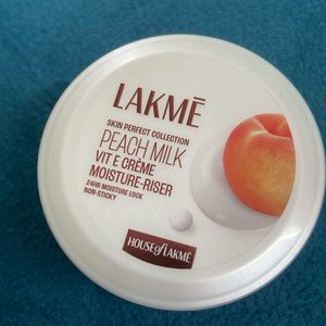 lakme vit E Creme Moisturiser