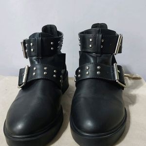 Open Sided Boots