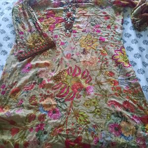 Pure Mulmul Embellished Kurti