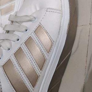 New White And Gold Women Sneakers With Tag