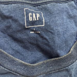 Gap T Shirt