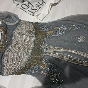 Women Gown For 🩶 Grey Colour