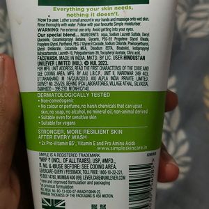 Simple Moisturizing Facewash