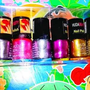 Huda Beauty Metalic nailpolish