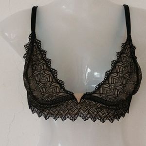 BLACK BRALETTE