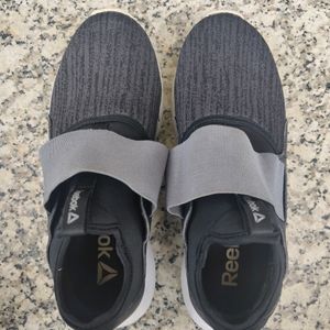 Reebok Men Black & Grey Slip On Woven Walking Shoe