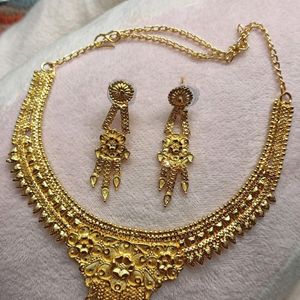 Gold Plated Necklace With Earrings