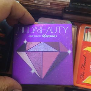 Huda Beauty Mini Eyeshadow Palette On Sale