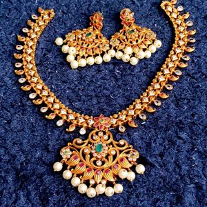 Gowri Neck Set