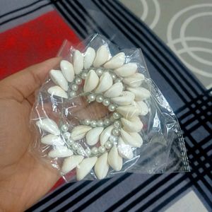 Cowrie Shells Earrings Totally New