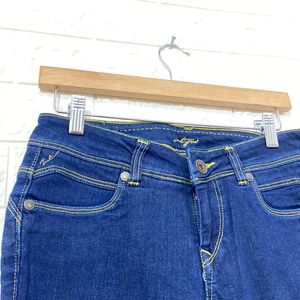 Women Blue Jeans | Waist 32 | Length 29 | Hip 40 |