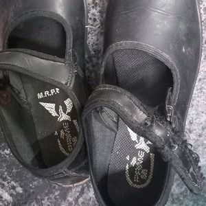 School Shoes Used