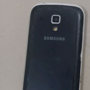 Samsung GT-S7562 phone