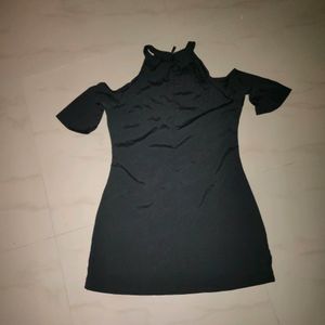 Black cold-shoulder dress with rose embroidery