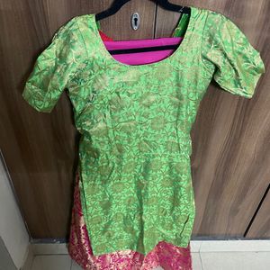 Ethnic Green Color Straight Kurta With  Latkans