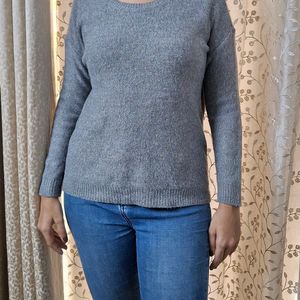 GREY SWEATER