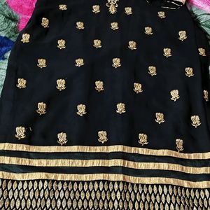 Beautiful Zari And Kundan Work Kurta