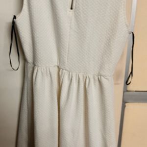 Forever 21 Off White dress Of M Size