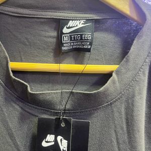 Nike Authentic Tshirt