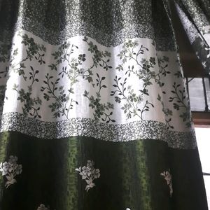 9ft ,,,curtains 6,,and7 , 5 Ft Curtain.  1...avail