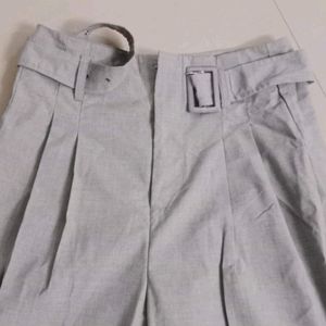 High waist trousers with belt