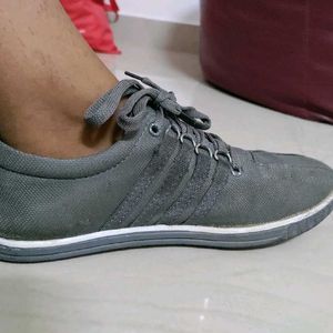 Unisex Grey Casual Shoes With Socks 👟🔥