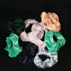 8 Scrunchies