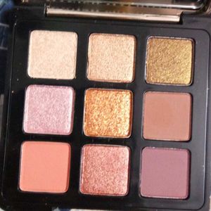 Eyeshadow Palette Rendezvous