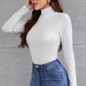 White Turtle Neck Top🤍