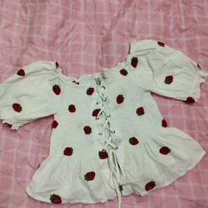 TopSale🧃Pinterestly Viral 🍓EmbroidedPeplum Top