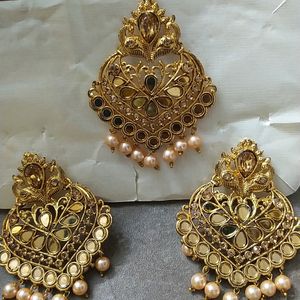 Mangtika And Earrings