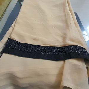 Cream And Black Saree Without Blouse Piece