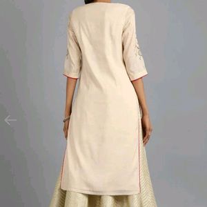 W Off White Boat Neck Yarn Dyed Kurta