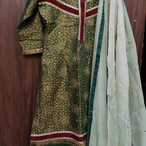 Beautiful Function Wear Kurthi Dupatta Set