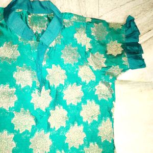 Beautiful Sea Green Golden Flower Kurti! 💚