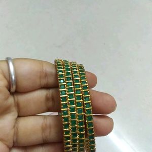 Green Stone High Quality Bangles✨