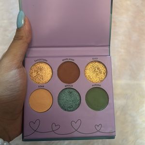 Buy1get1free Plum Eyeshadow